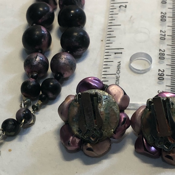 Vintage Costume Jewelry Necklace with Matching Clip on Earrings Pink/Purple - Picture 3 of 13